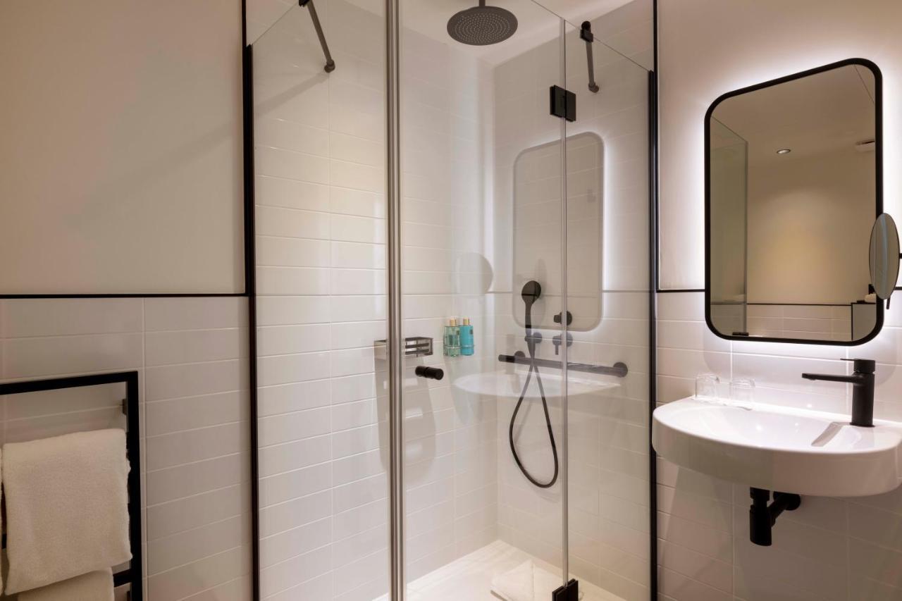 Family Room Shower