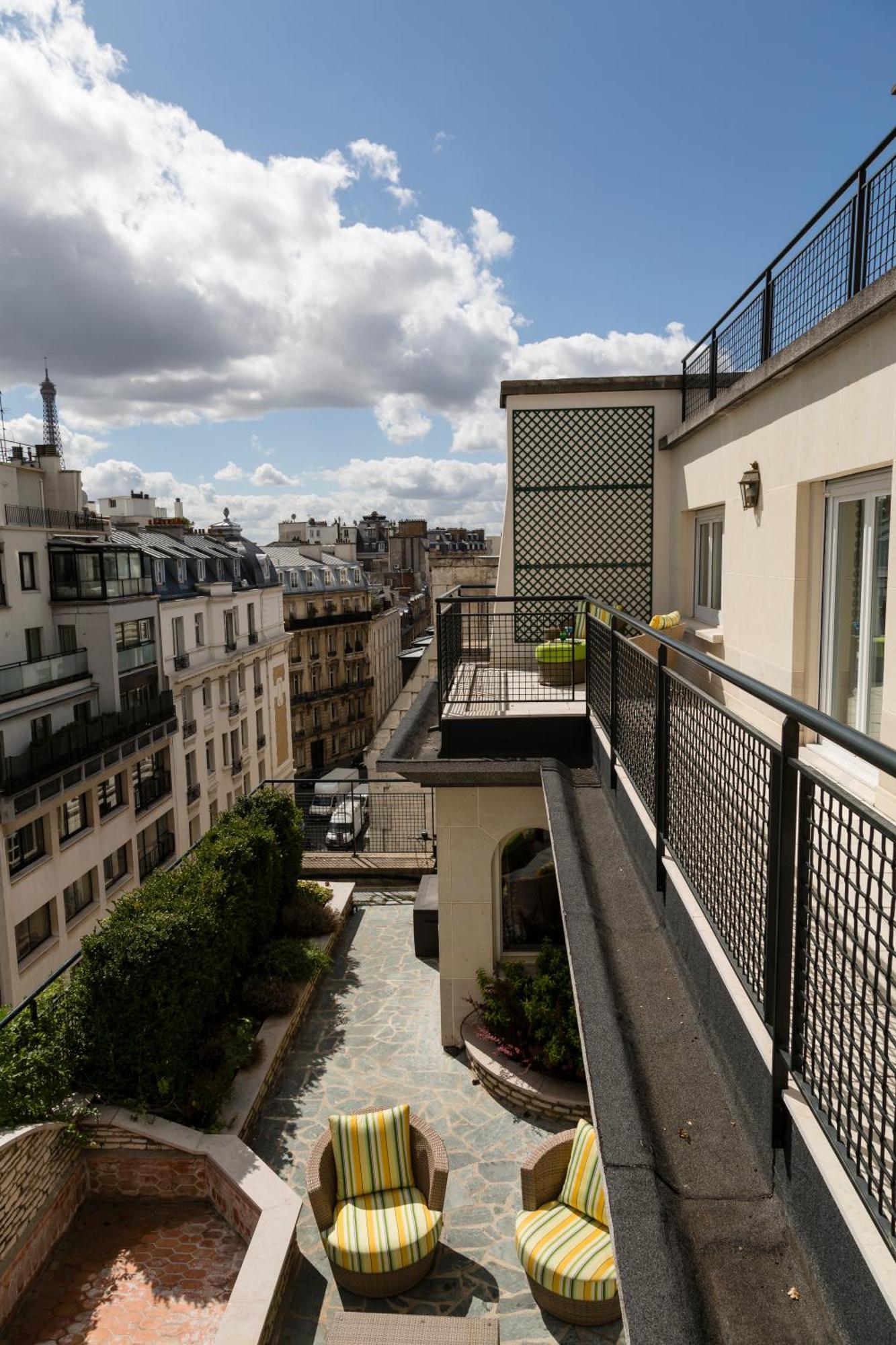 Eiffel Tower Terrace Suite