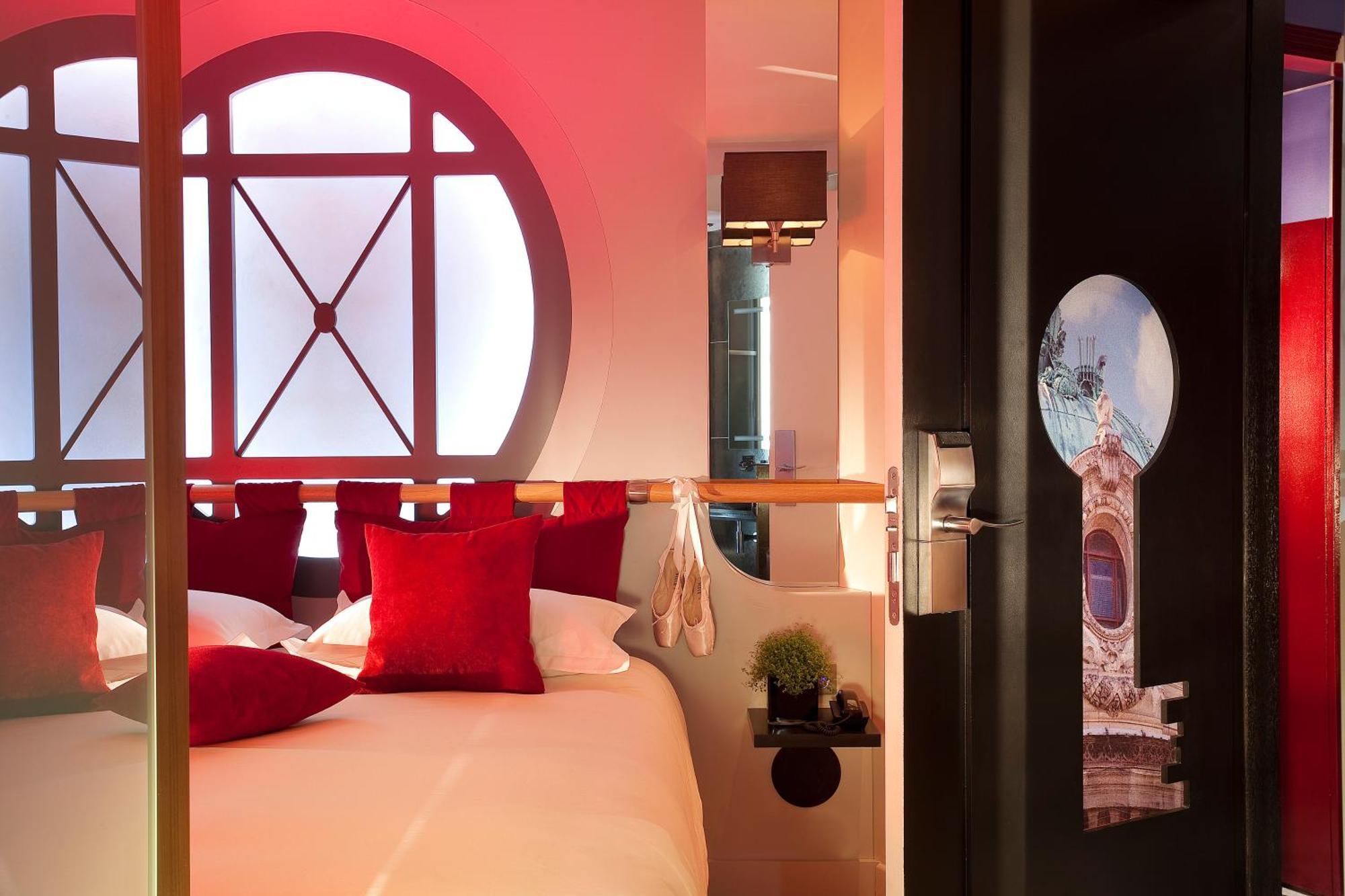 Double Room Opéra Garnier with Jacuzzi