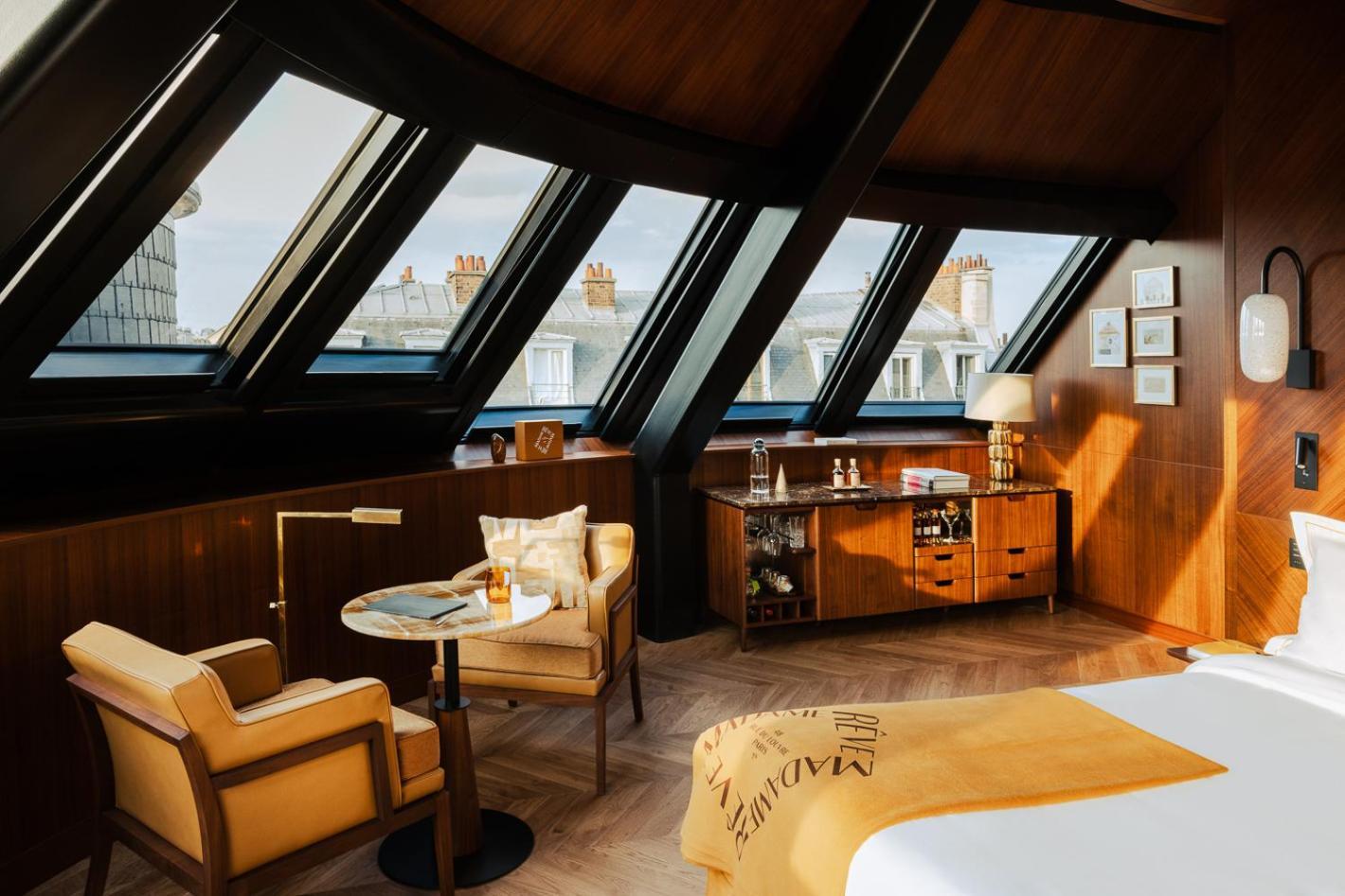 The Nest Suite Parisian rooftops View Atelier