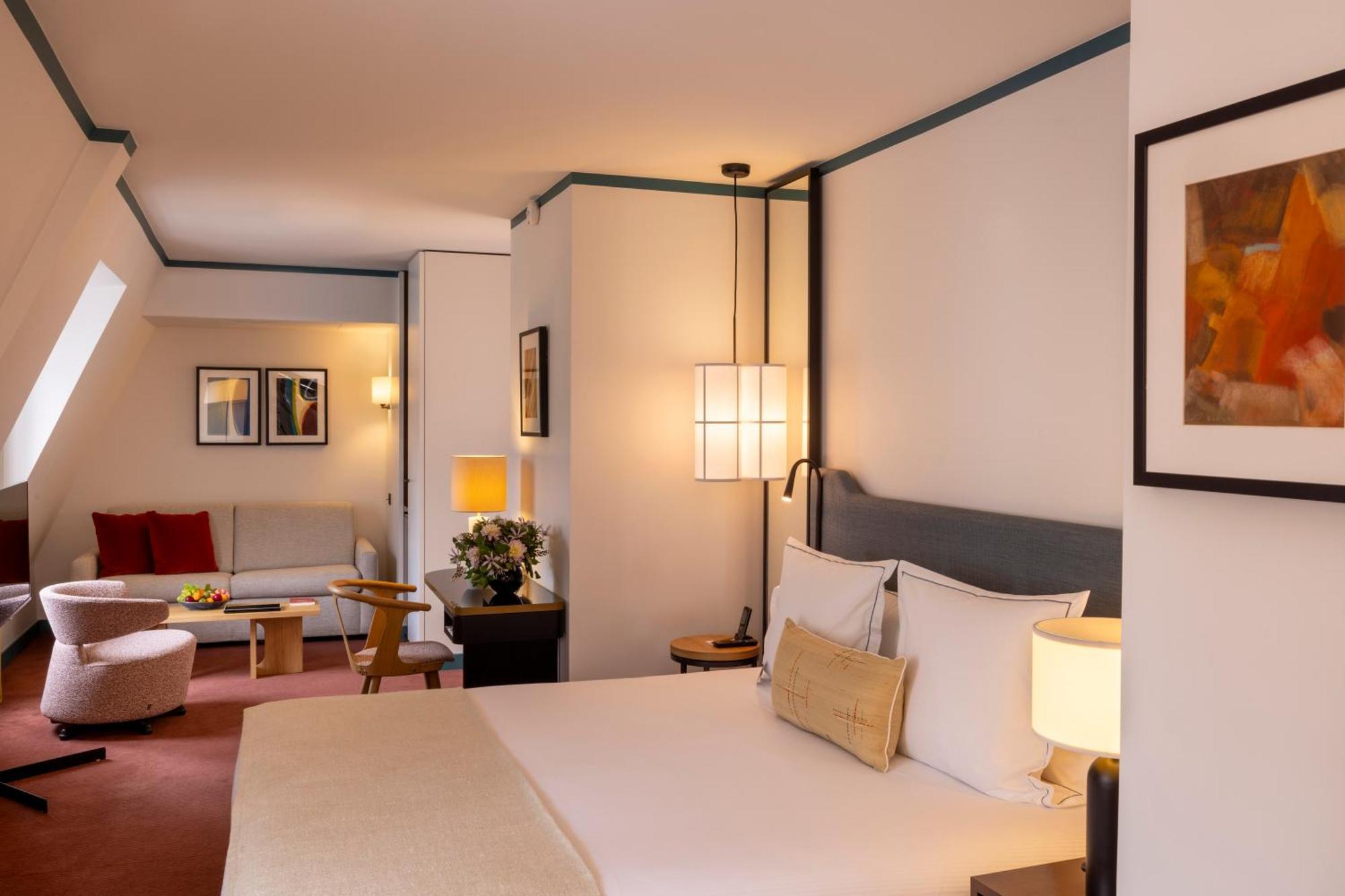 Suite Bottle of Champagne Spa & Fitness Access