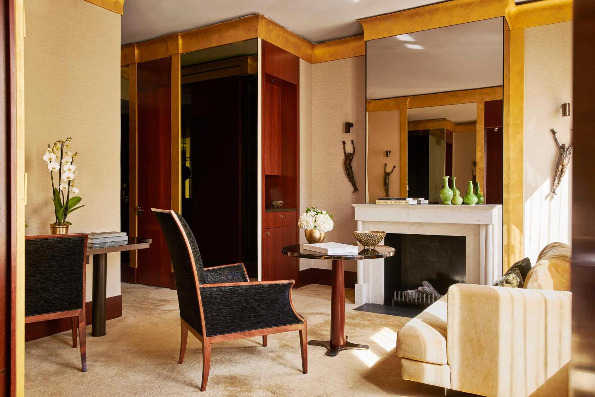 Executive Suite with Paix View