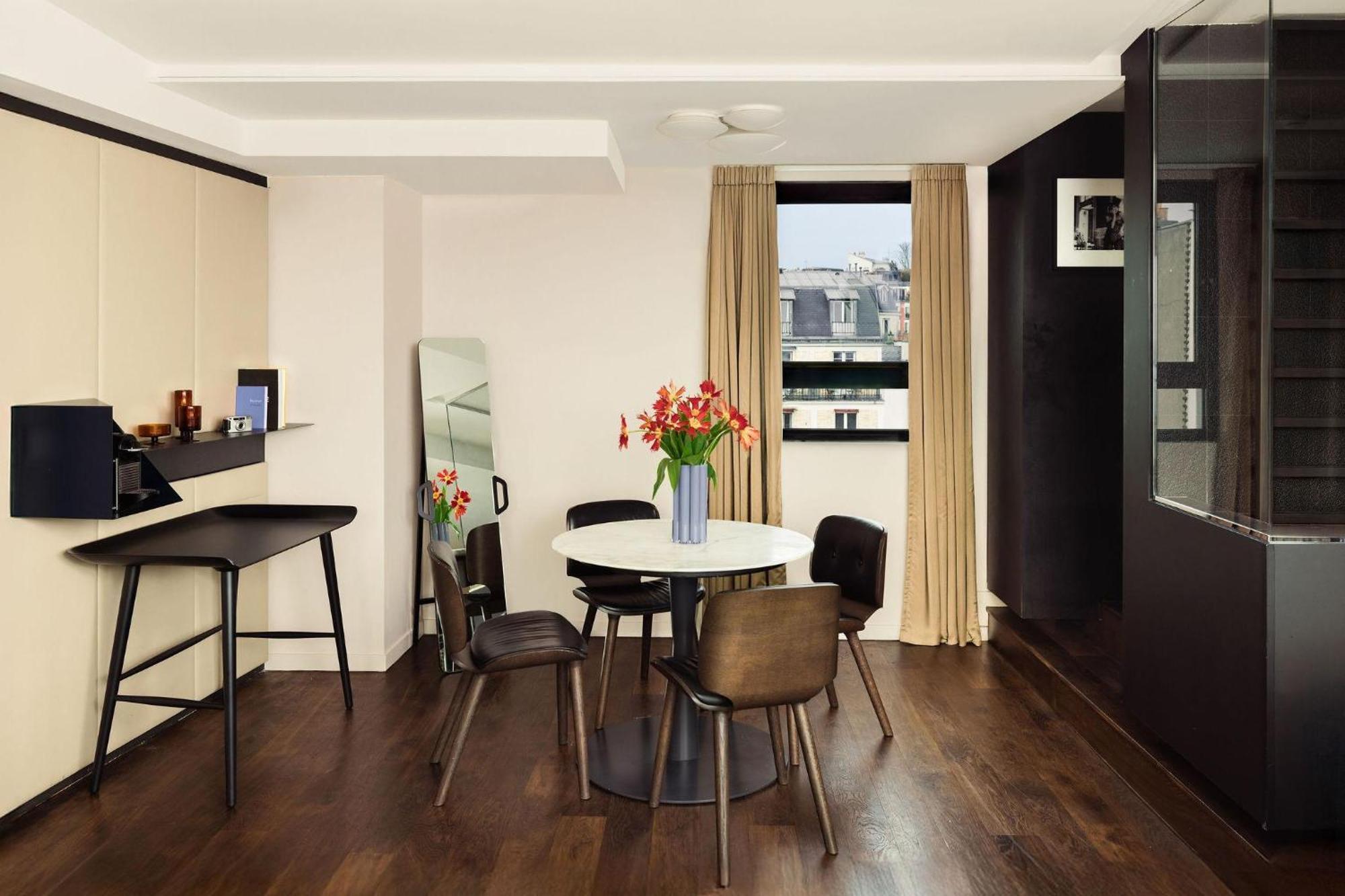 Penthouse – Panoramic View of the Eiffel Tower