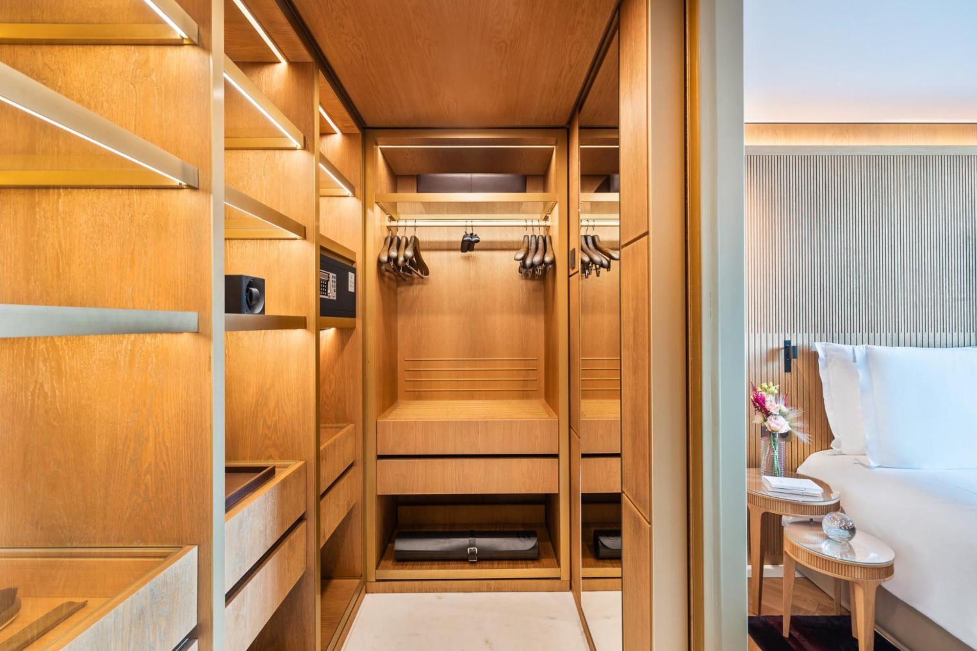 Saint-Germain-des-Pres Suite
