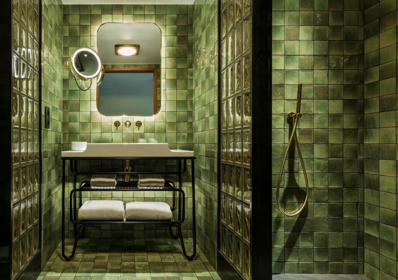 Deluxe Connecting Rooms