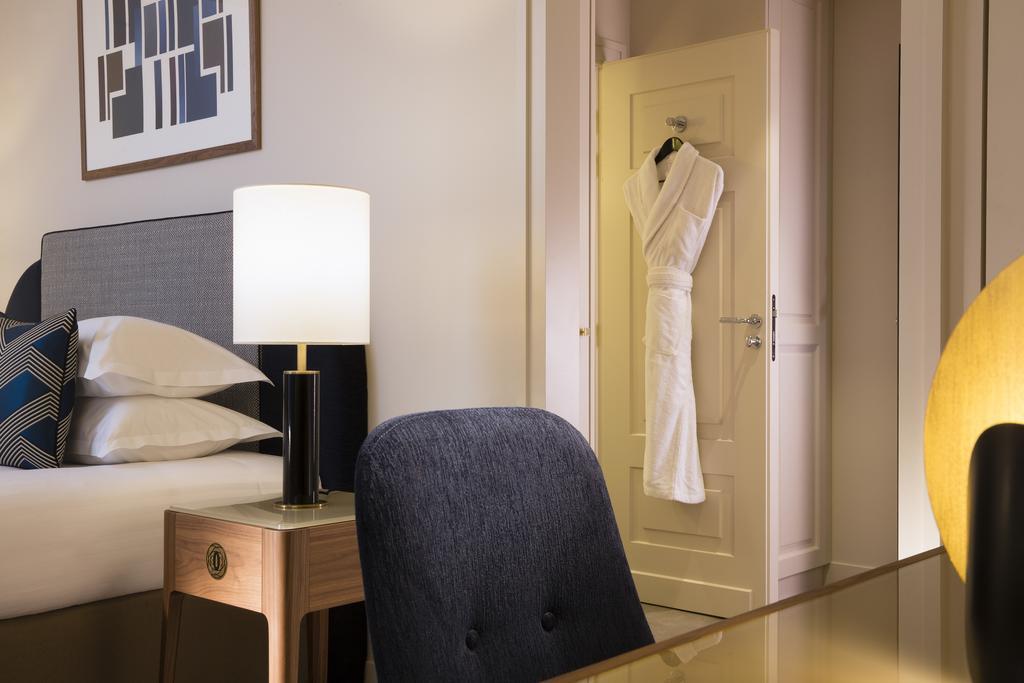 Large Double or Twin Room