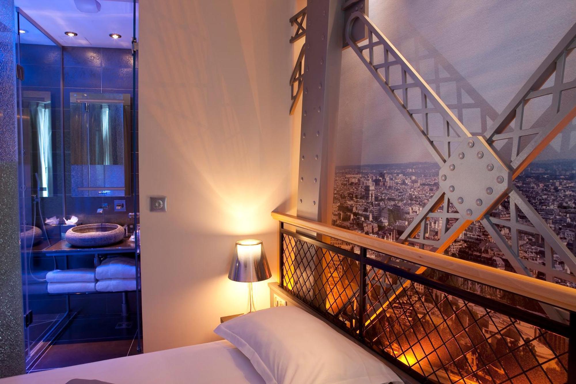 Double Room Tour Eiffel with Spa Bath