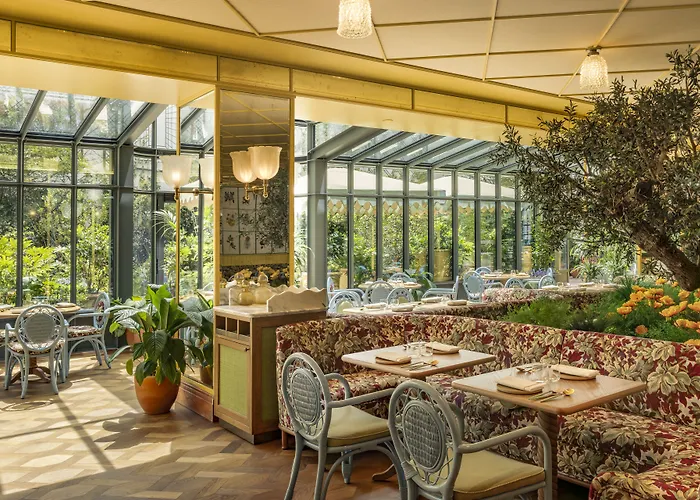 Spa Hotels ParisLa Fantaisie