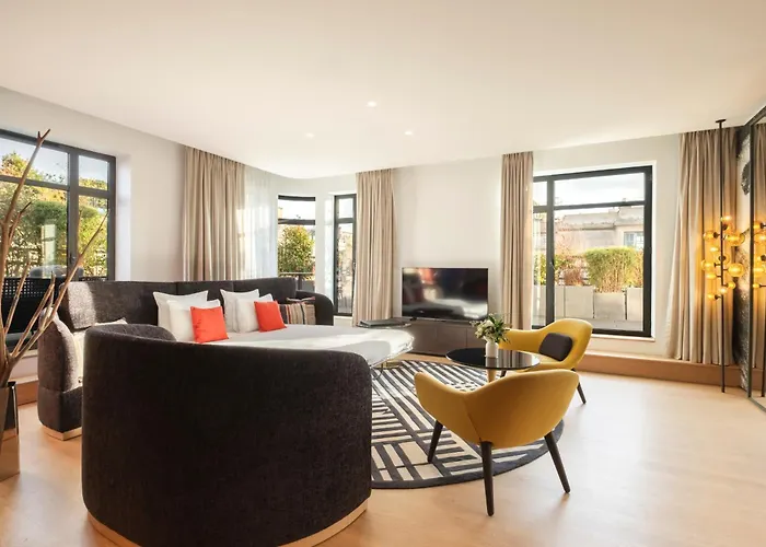 Le Cinq Codet Hotel Paris